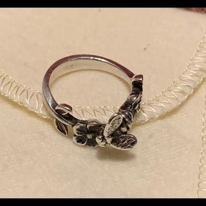 James Avery bee ring